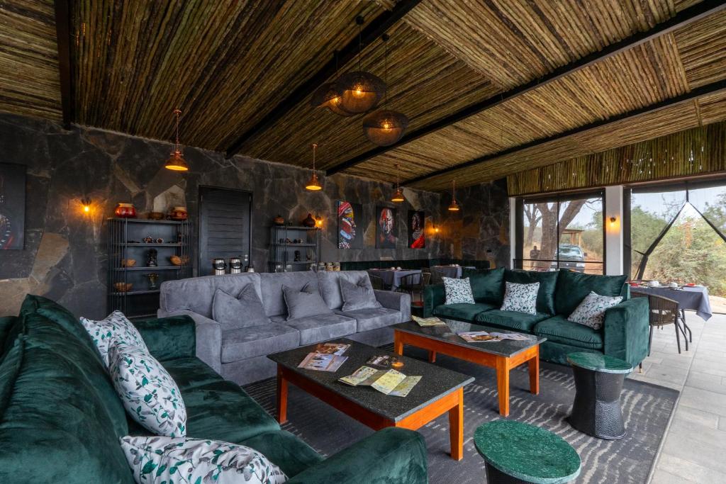 Tarangire Elephant Spring1